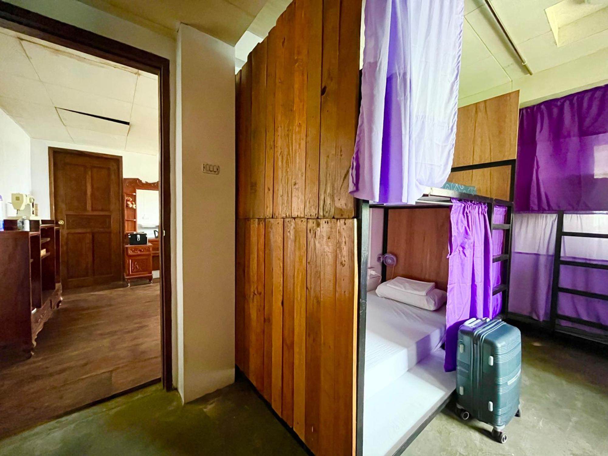 Uncharted Hostel Puerto Galera Bagian luar foto